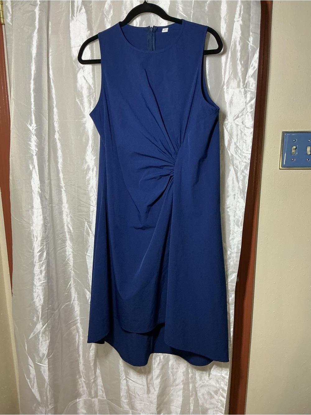 Sleeveless High-Low Twist Front Dress in Navy